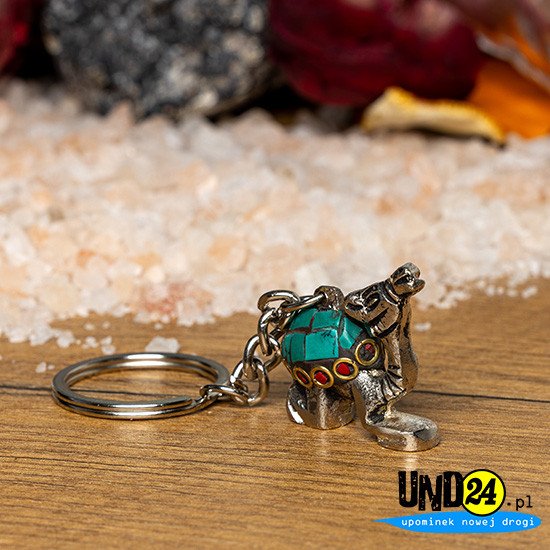 Brelok Dromader - srebrny - inkrustowany kamieniami w kolorze turkusowym