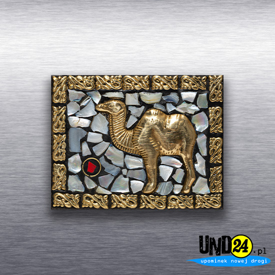 Magnes - Dromader - Płaskorzeźba inkrustowana kamieniami w kolorze perłowym